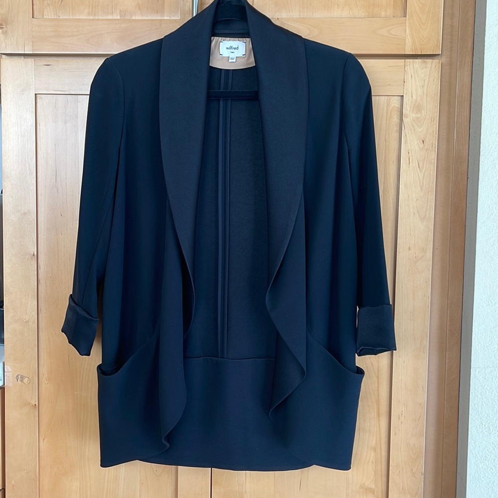 Wilfred/Aritzia Black blazer